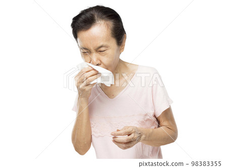 old asian woman due to cough spread saliva and sore throat old asian woman due to cough spread saliva and sore throat 98383355