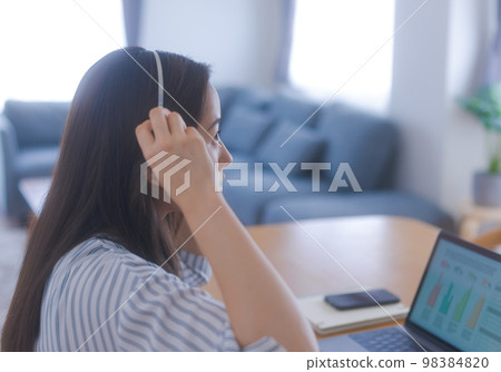 耳機 女生 女孩 98384820