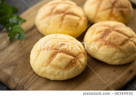 美味的甜瓜麵包 98384930