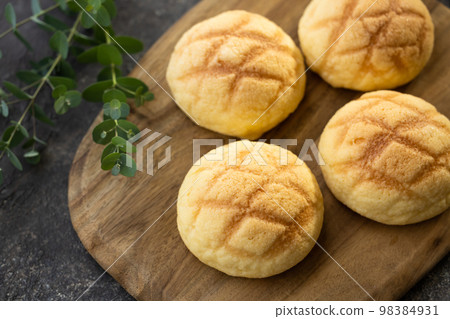 美味的甜瓜麵包 98384931