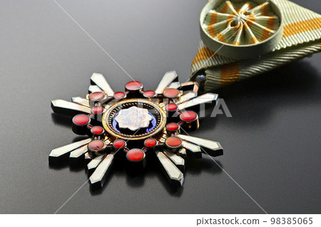 Order of the Meiji Era, Order of the Sacred Treasure, 4th Class 98385065