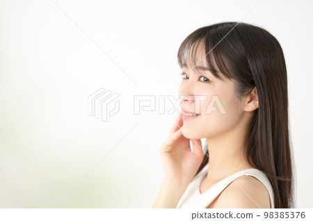 Beauty Moisturizing Front Bokeh 98385376