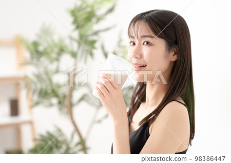 蛋白質運動飲食的女人 98386447