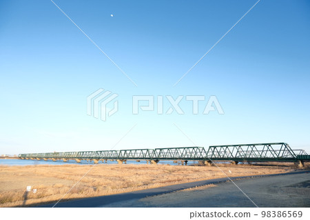 桑名市長島町尾張大橋西堤附近的風景 5 98386569