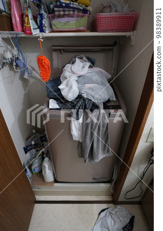 overflowing laundry overflowing laundry 98389911