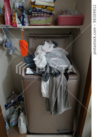 overflowing laundry overflowing laundry 98389912