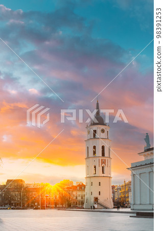 Vilnius, Lithuania During Sunset On Cathedral Square View Of Bell Tower And Cathedral Basilica Of St. Stanislaus And St. Vladislav 98391253