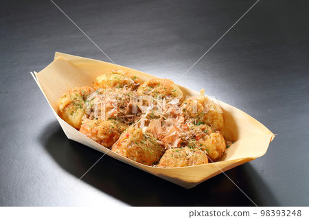 Japanese cuisine Osaka takoyaki and bonito flakes 98393248