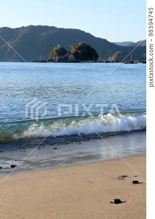 冬季從大野海岸眺望二田島(高知縣中土佐町) 冬季從大野海岸眺望二田島(高知縣中土佐町) 98394745