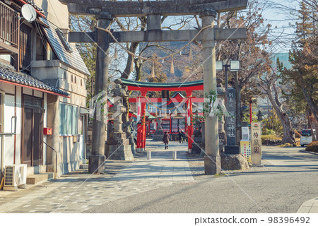 [Fukashi Shrine] Front (west) approach [Matsumoto City] 98396492