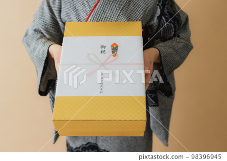 黑色紮染訪客服 黑色紮染訪客服 98396945