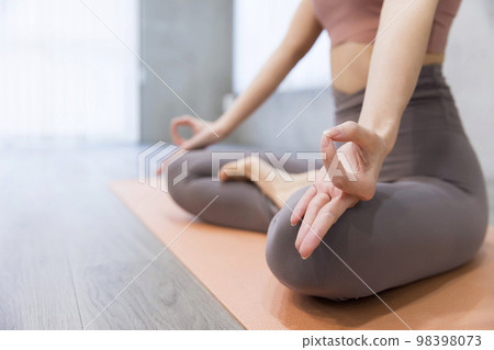 女性瑜伽圖像 女性瑜伽圖像 98398073