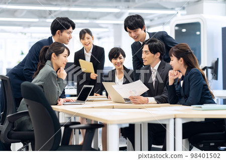 Meeting team business businessman office 98401502