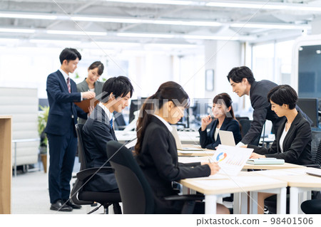 Meeting team business businessman office 98401506