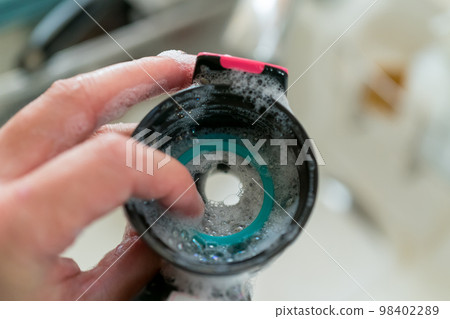 學生水壺 洗過的 研究 98402289