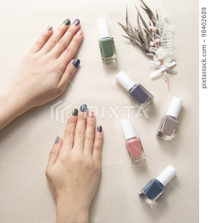 nail nail 98402689
