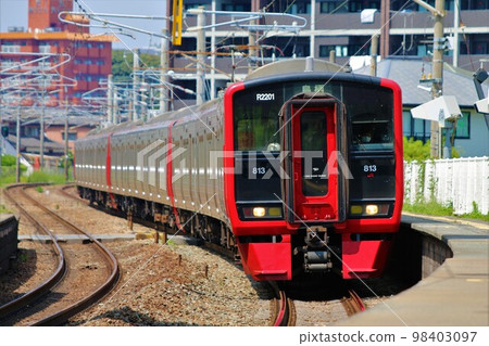 [JR Kyushu] Kagoshima Main Line Mizuki Station 813 series 98403097