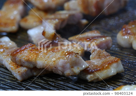 韓國燒烤五花肉配排骨 98403124