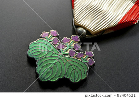 Medal of the Meiji Era, 7th Class Blue Paulownia Badge 98404521