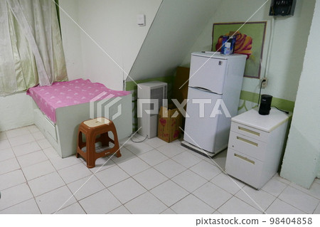 Ebeye island at Kwajalein Atoll, Marshall islands 98404858