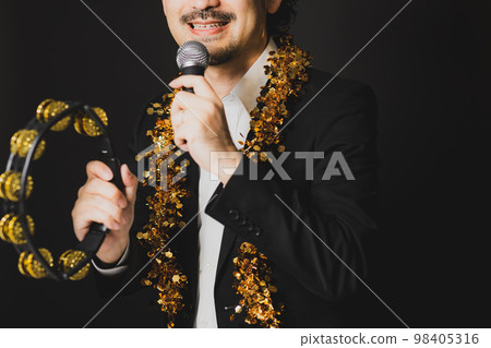 手鼓的男人 手鼓的男人 98405316