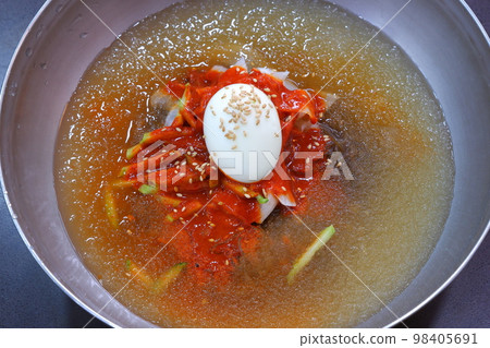 Reimen, a cold noodle dish originating from the Korean Peninsula 98405691
