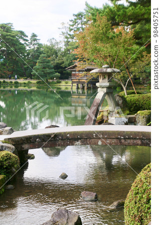 Kokou Lantern / Kenrokuen Garden (Kanazawa City, Ishikawa Prefecture) 98405751