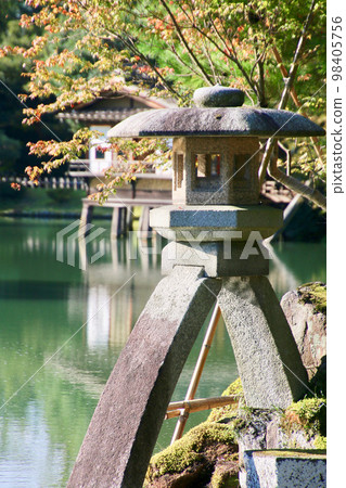 Kokou Lantern / Kenrokuen Garden (Kanazawa City, Ishikawa Prefecture) 98405756