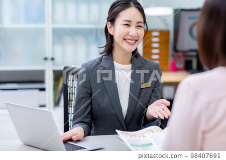 Receptionist Female customer service Receptionist Female customer service 98407691