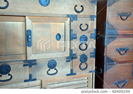 Famous people in Mashike Town, Hokkaido - Former Merchant Maruipponma Residence 98409299