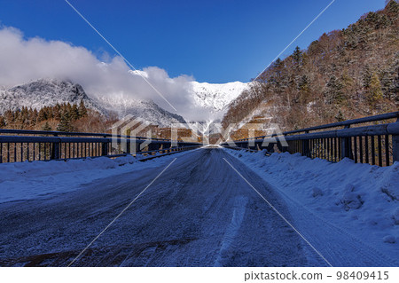 Northern Alps Ohashi Snow Scenery Northern Alps Ohashi Snow Scenery 98409415