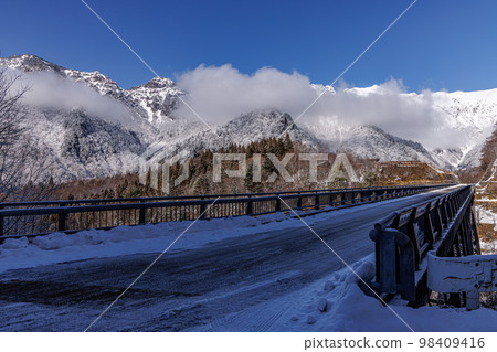 Northern Alps Ohashi Snow Scenery 98409416