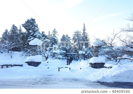 New Year's visit Japanese shrine Matsugasaki Park 98409580
