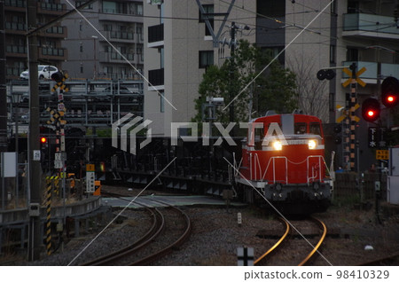 Suigun Line DE10 construction train arrives at Mito Station on the last day Suigun Line DE10 construction train arrives at Mito Station on the last day 98410329
