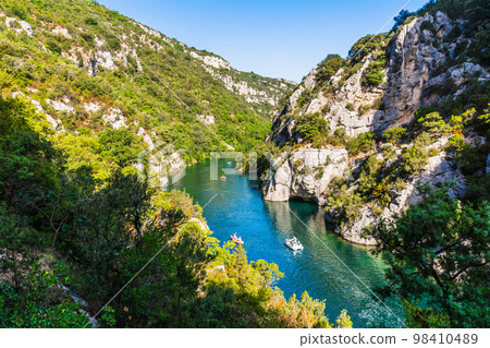 Sentier du garde canal, Quinson, Verdon lower gorge, lake Sainte Croix, Provence, Provence Alpes Cte d'Azur, France  98410489