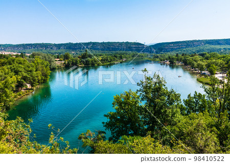 Sentier du garde canal, Quinson, Verdon lower gorge, lake Sainte Croix, Provence, Provence Alpes Cte d'Azur, France  98410522