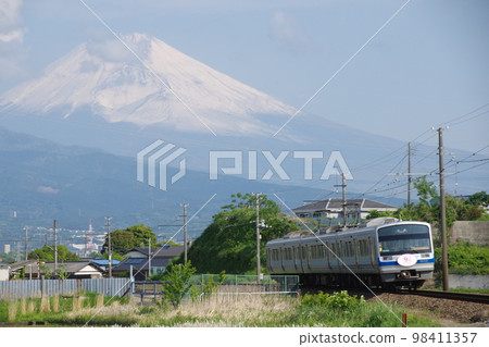 伊豆箱根鐵道駿豆線大場富士山附近和7000系列 伊豆箱根鐵道駿豆線大場富士山附近和7000系列 98411357