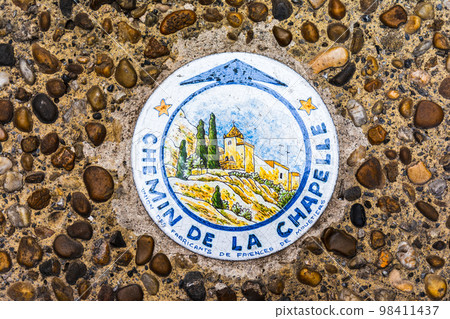 Moustiers Sainte Marie, Provence, Provence Alpes Cote d'Azur, France 98411437