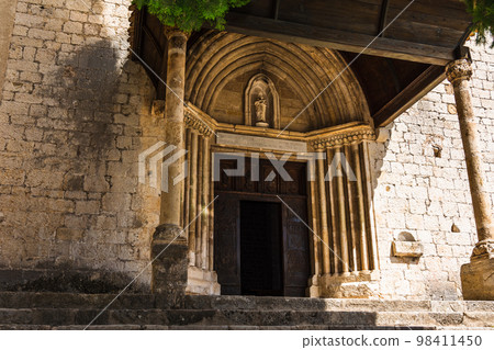 Moustiers Sainte Marie, Provence, Provence Alpes Cote d'Azur, France 98411450