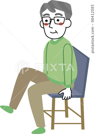 老人坐在椅子上做提大腿運動 98412085