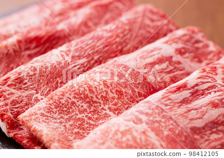 Domestic Wagyu Beef Shoulder Loin for Sukiyaki 98412105
