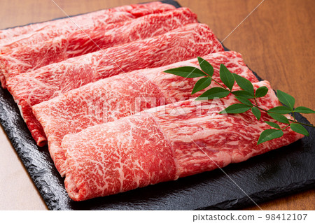 Domestic Wagyu Beef Shoulder Loin for Sukiyaki 98412107