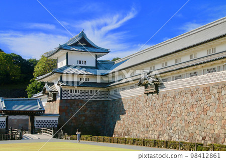 Hashizume Gate and Kanazawa Castle (Kanazawa City, Ishikawa Prefecture) 98412861