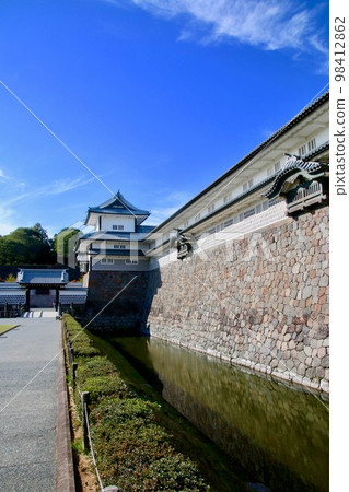 Hashizume Gate and Kanazawa Castle (Kanazawa City, Ishikawa Prefecture) 98412862