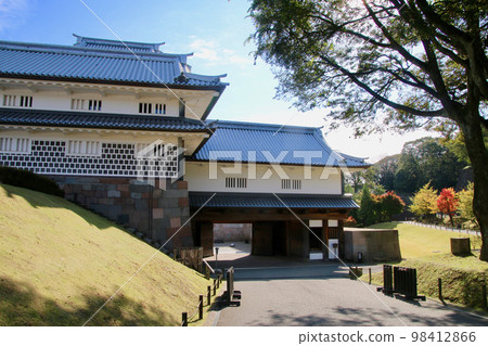 Hashizume Gate and Kanazawa Castle (Kanazawa City, Ishikawa Prefecture) Hashizume Gate and Kanazawa Castle (Kanazawa City, Ishikawa Prefecture) 98412866
