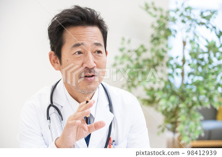 中年老醫生 中年老醫生 98412939