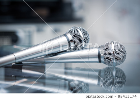 Image of karaoke Image of karaoke 98413174
