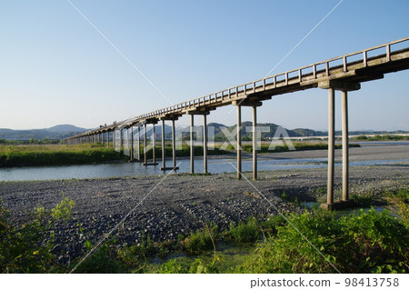 靜岡島田蓬萊橋和藍天 靜岡島田蓬萊橋和藍天 98413758