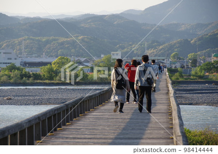 靜岡島田蓬萊橋 98414444