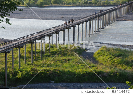 靜岡島田蓬萊橋全景 98414472